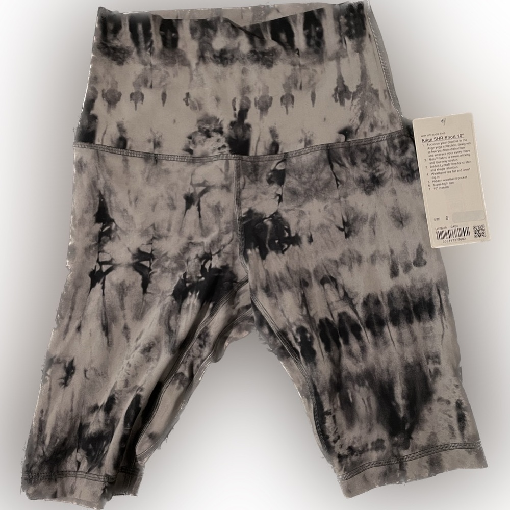 LULULEMON Align Shorts NWT.